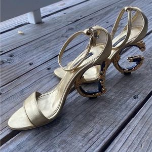 Dolce and Gabbans Heels / gold/ size 7